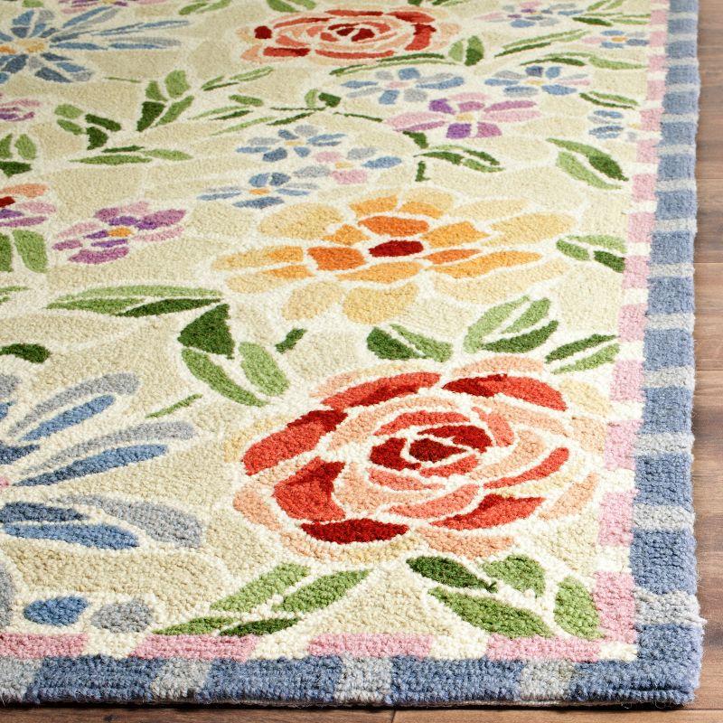 Ivory Floral Hand-Hooked Wool Area Rug 2'6" x 4'