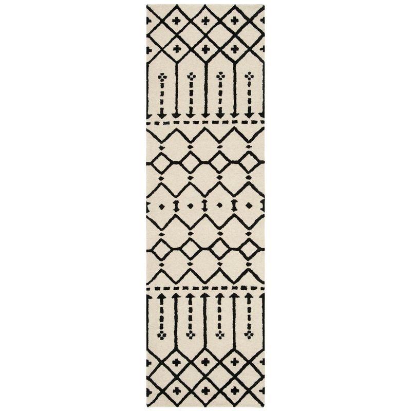 Himalaya HIM903 Handmade Accent Rug - 2'3"x4' - Ivory/Black - Safavieh