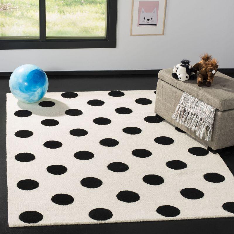 Safavieh Kids Polka Dots SFK904 Hand Tufted Indoor Area Rug - Ivory/Black - 6'x9' - Safavieh