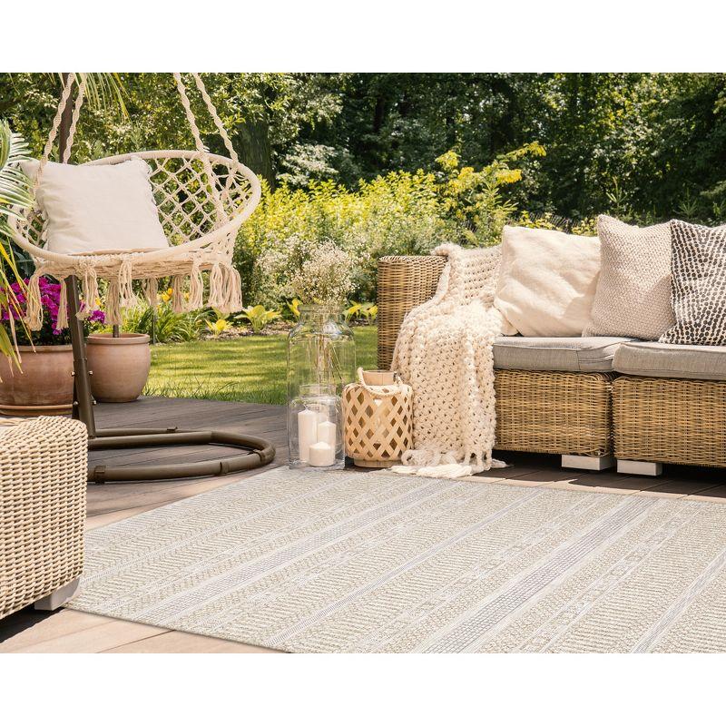 Ivory Stripe Synthetic 5' x 7' Easy-Care Indoor/Outdoor Rug