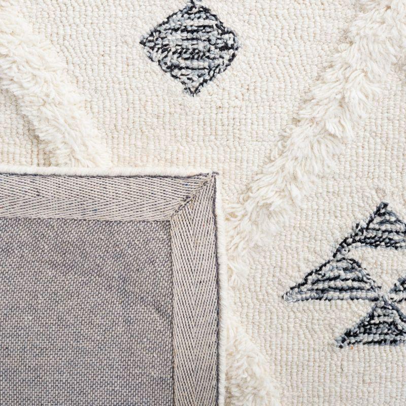 Casablanca CSB989 Hand Tufted Indoor Area Rug - Ivory/Black - 8'x10' - Safavieh