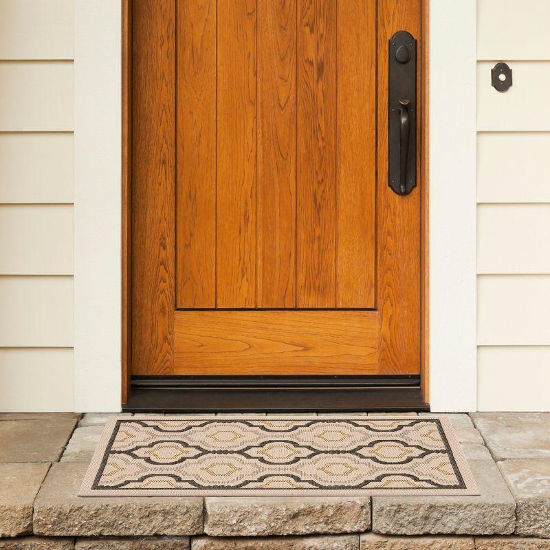 Courtyard Brookstone CY7938 UV & Stain Resistant Non-Shedding Power Loomed Indoor/Outdoor Accent Rug - Beige/Black - 2'7"x5' - Safavieh