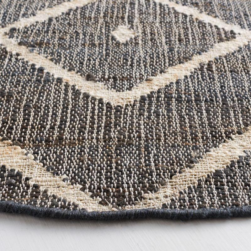 Kilim KLM750 Hand Loomed Area Rug - Charcoal/Natural - 3' round - Safavieh.