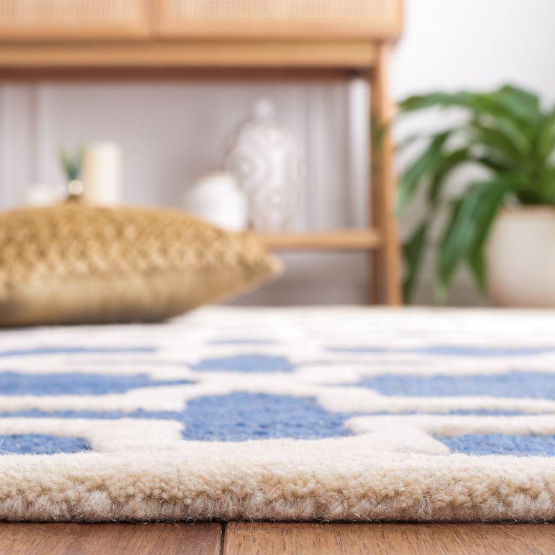Cambridge CAM125 Tufted Indoor Area Rug - Navy Blue/Ivory - 4'x4' - Safavieh