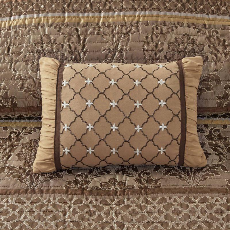 6 Piece Jacquard Quilt Set with Throw Pillows