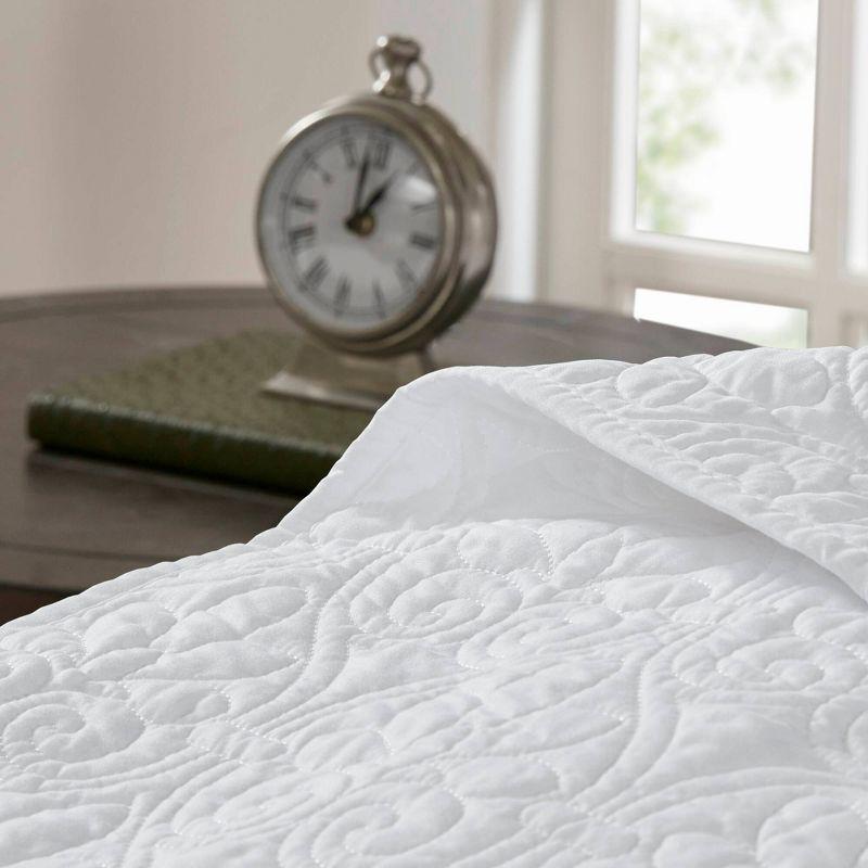 Quebec Reversible Bedspread Set
