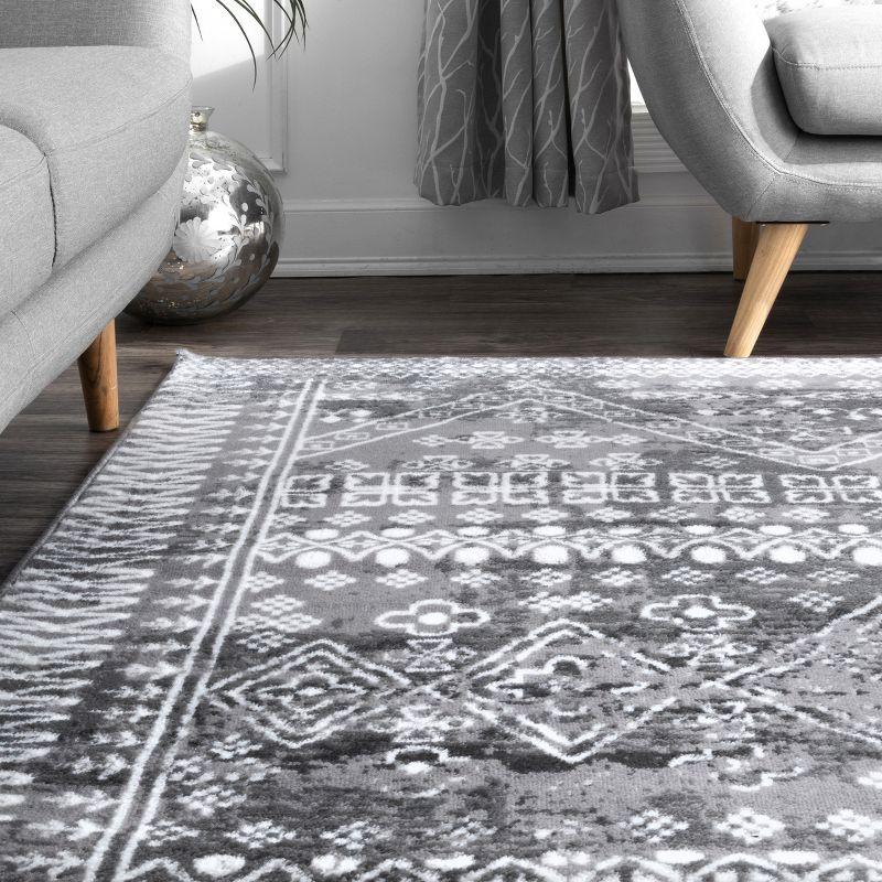 Elegant Gray Synthetic 5' x 8' Reversible Area Rug