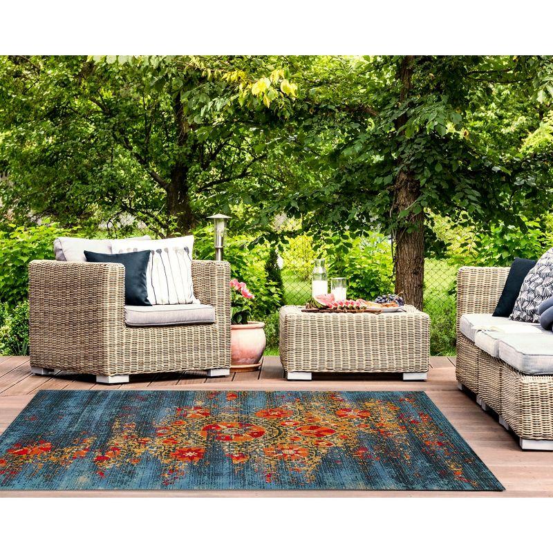 Liora Manne Marina Suzanie Indoor/Outdoor Area Rug Blue 3'11" x 5'10"
