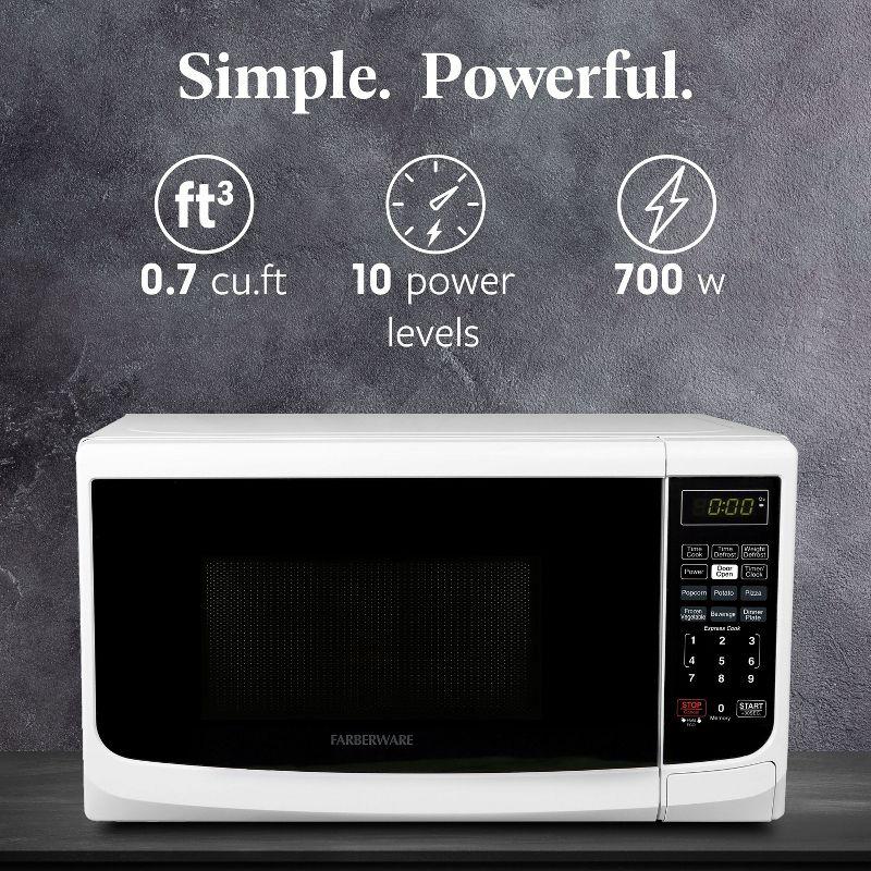 Farberware Farberware Countertop Microwave .7 Cu. Ft. 700-Watt Compact Microwave Oven FMO07ABTWHA