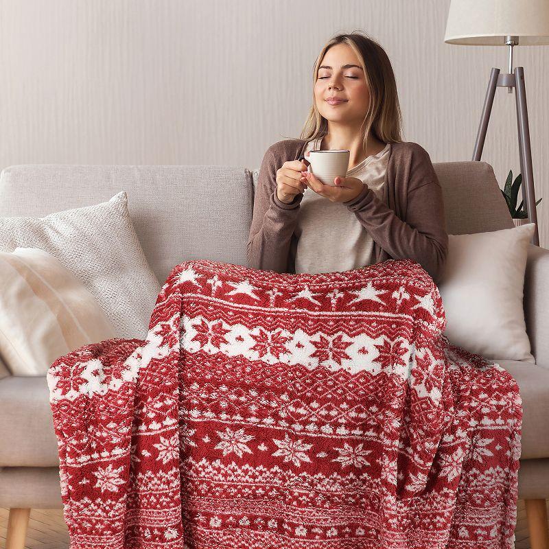 Tirrinia Christmas Throw Fleece Blanket 50" x 60" Snowflake Pattern, Super Soft Fluffy Throw TV Blanket Decorative Blanket for Bed Couch Holidays