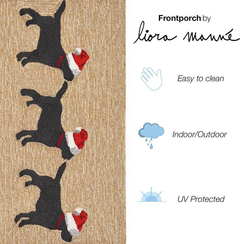 Liora Manne Frontporch 3 Dogs Christmas Indoor/Outdoor Rug Neutral 1'8" x 2'6"