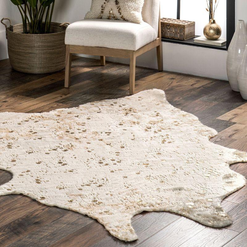 Nuloom Iraida Contemporary Faux Cowhide Indoor Area Rug