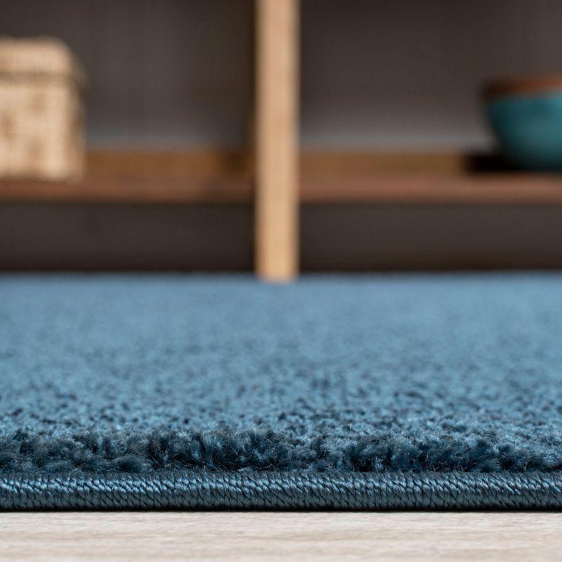 5'x8' Haze Solid Low-Pile Area Rug, Navy - JONATHAN Y