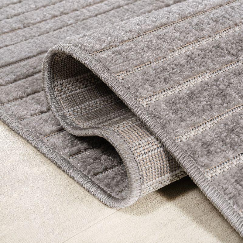 JONATHAN Y Skagen High-Low Minimalist Curve Geometric Gray/Ivory 4 ft. x 6 ft. Indoor/Outdoor Area Rug
