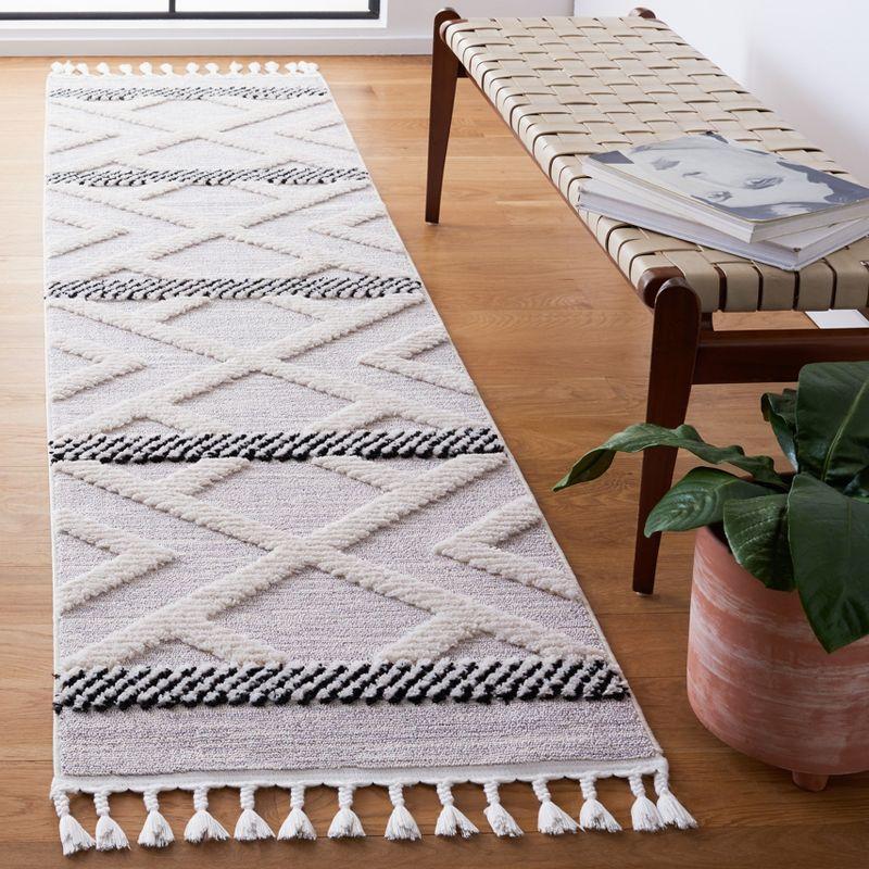 Marrakesh MRK564 Power Loomed Runner Rug - Grey/Ivory - 2'2"x8' - Safavieh.