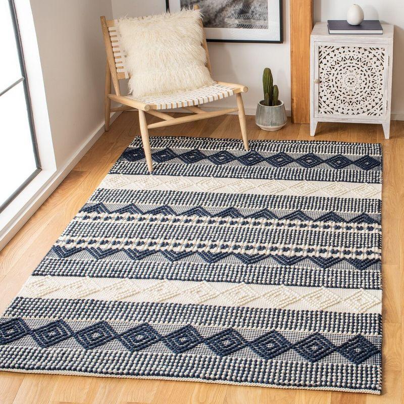 Southwestern Hand Woven Wool/Cotton Southwestern Rug in Dark Navy/Ivory