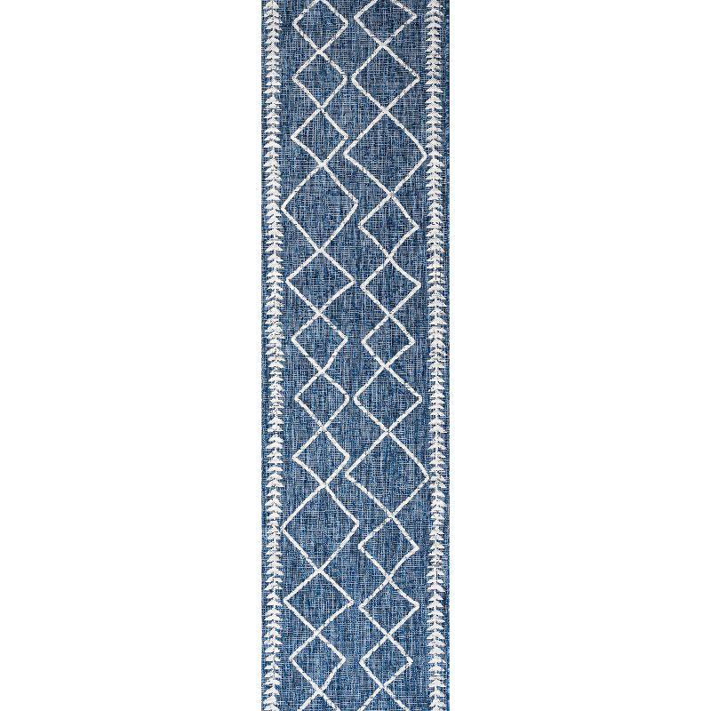 Boho-Chic Blue Diamond Trellis Handwoven-Look Indoor/Outdoor Rug