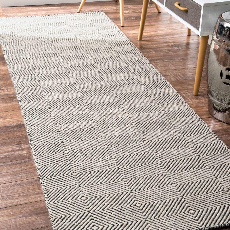 Nuloom Ago Diamond 2x10 Wool Runner Indoor Area Rug for Living Room Bedroom Dining Room Entryway Hallway Kitchen, Ivory