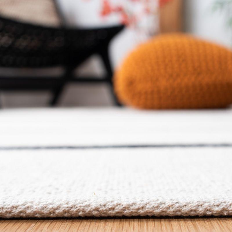 Montauk MTK311 Hand Woven Indoor Accent Rug - Ivory/Black - 2'3"x4' - Safavieh