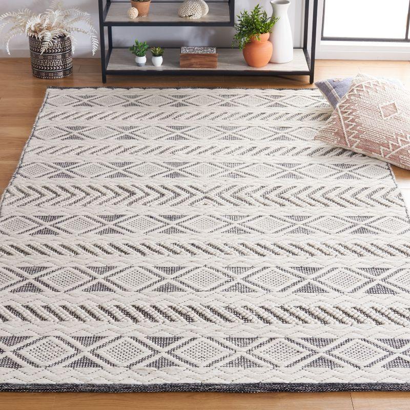 Vermont Hand-Knotted Ivory Wool 5' x 8' Area Rug