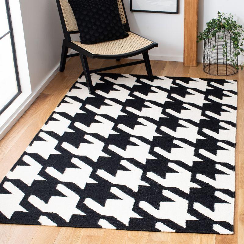 Handwoven Geometric Tessellation Black/Ivory Wool Rug 5' x 8'