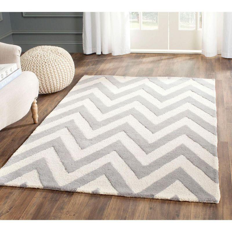 Cambridge CAM139 Tufted Indoor Area Rug - Silver/Ivory - 7'6"x9'6" - Safavieh