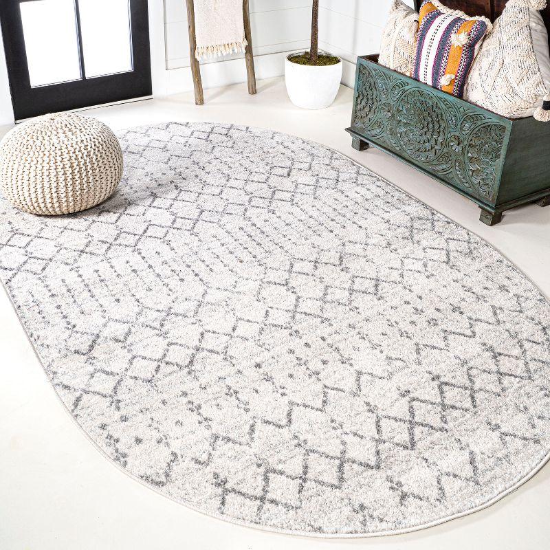 4'x6'Oval Moroccan HYPE Boho Vintage Diamond Area Rug, Cream/Gray - JONATHAN Y