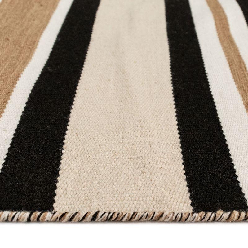 Liora Manne Sorrento Stripes Indoor/Outdoor Rug..