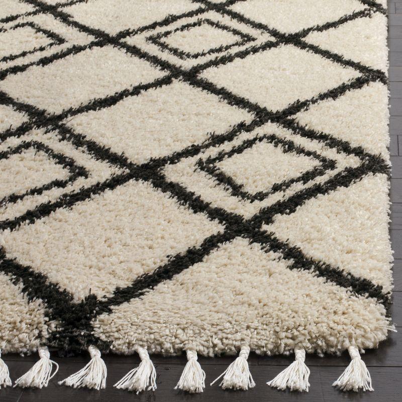 Moroccan Fringe Shag 200 MFG244 Machine Made Indoor Area Rug - Cream/Charcoal - 4'x6' - Safavieh