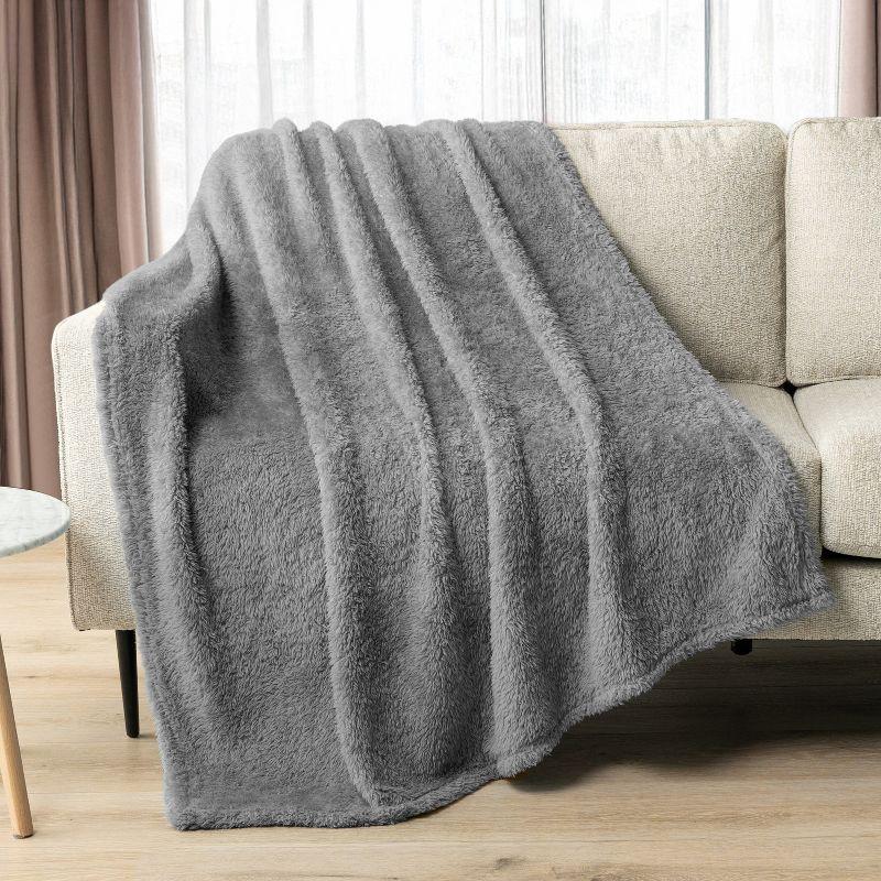 PAVILIA Plush Throw Blanket for Couch Bed, Faux Shearling Blanket and Throw for Sofa Home Decor