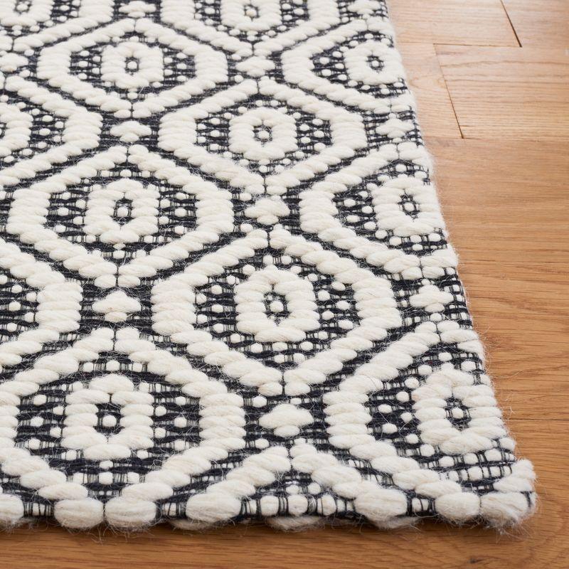 Elegant Marbella Hand-Woven Black/Ivory Wool Blend 3' x 5' Area Rug