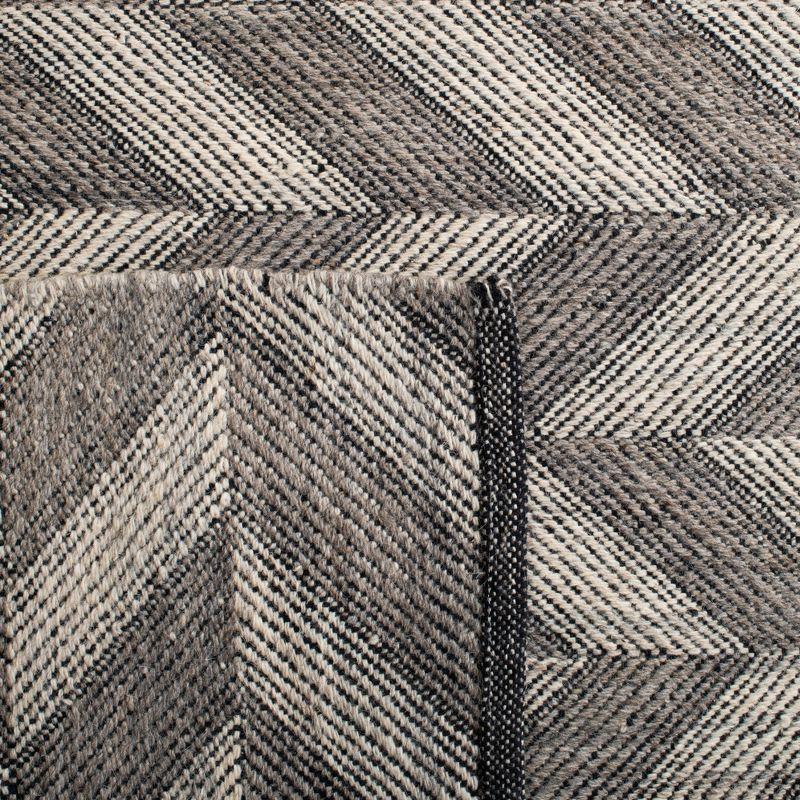 Kilim KLM730 Hand Woven Area Rug - Grey/Ivory - 5'x8' - Safavieh.