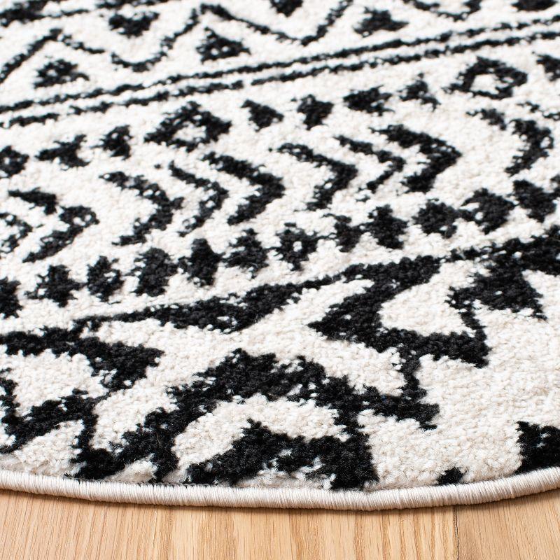 Tulum TUL272 Power Loomed Indoor Accent Rug - Ivory/Black - 3' Round - Safavieh