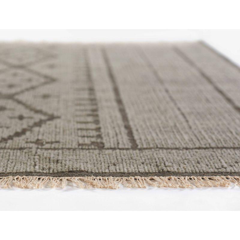 Journee Handwoven Wool Rug - 2' x 3'