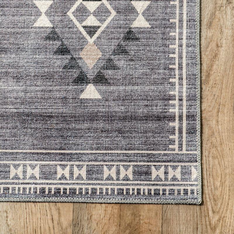Nuloom Evalyn Southwestern Pet Friendly Machine Washable Area Rug, 5' x 8', Grey