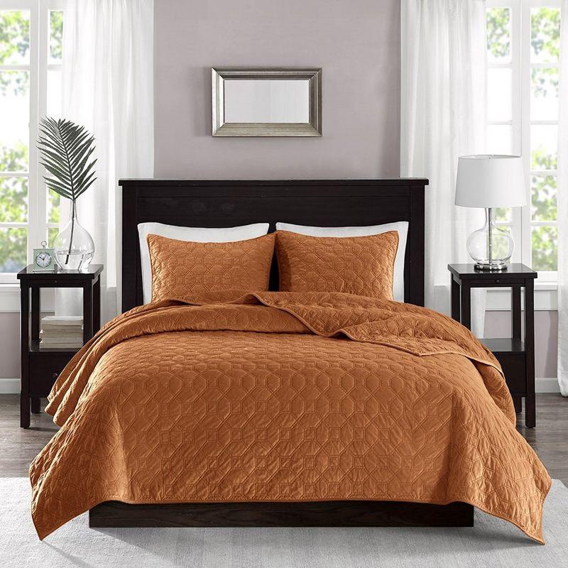 Gayle 3-Piece Casual Geometric Velvet Quilt Set