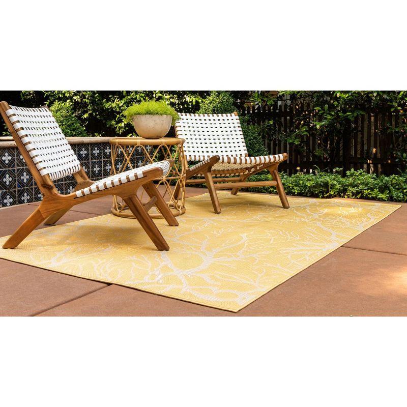 Unique Loom Outdoor Botanical Branch Floral and Botanical Woven Area Rug