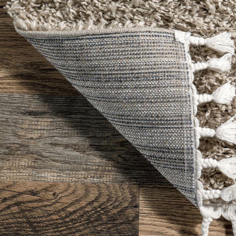 Nuloom Neva Solid 5x8 Shag Indoor Area Rug for Living Room Bedroom Dining Room Nursery, Beige/Ivory
