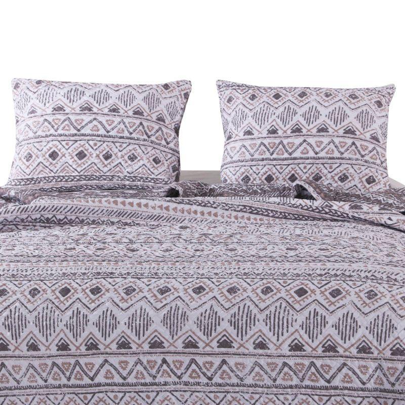 Denmark Cotton Blend Geometric Shapes Quilt Set