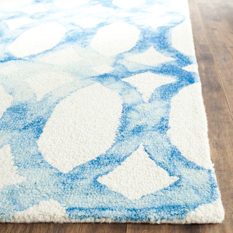 Amekia Geometric Handmade Tufted Ivory/Blue Area Rug