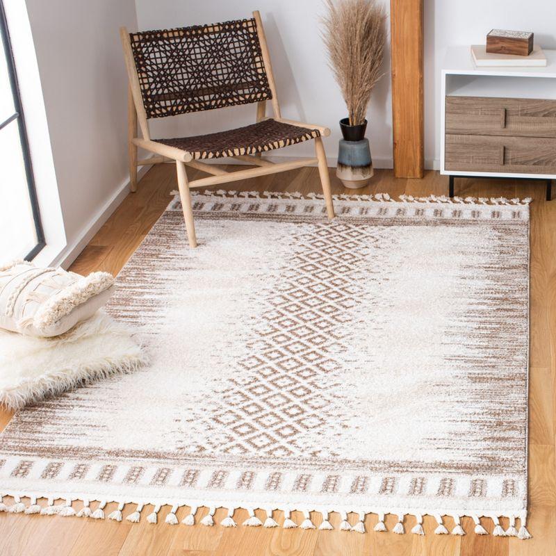 Ivory Diamond Shag 5' x 7' Braided Edge Synthetic Area Rug