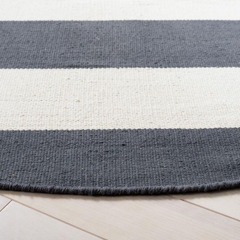 Montauk MTK712 Hand Woven Indoor Area Rug - Grey/Ivory - 6' Round - Safavieh