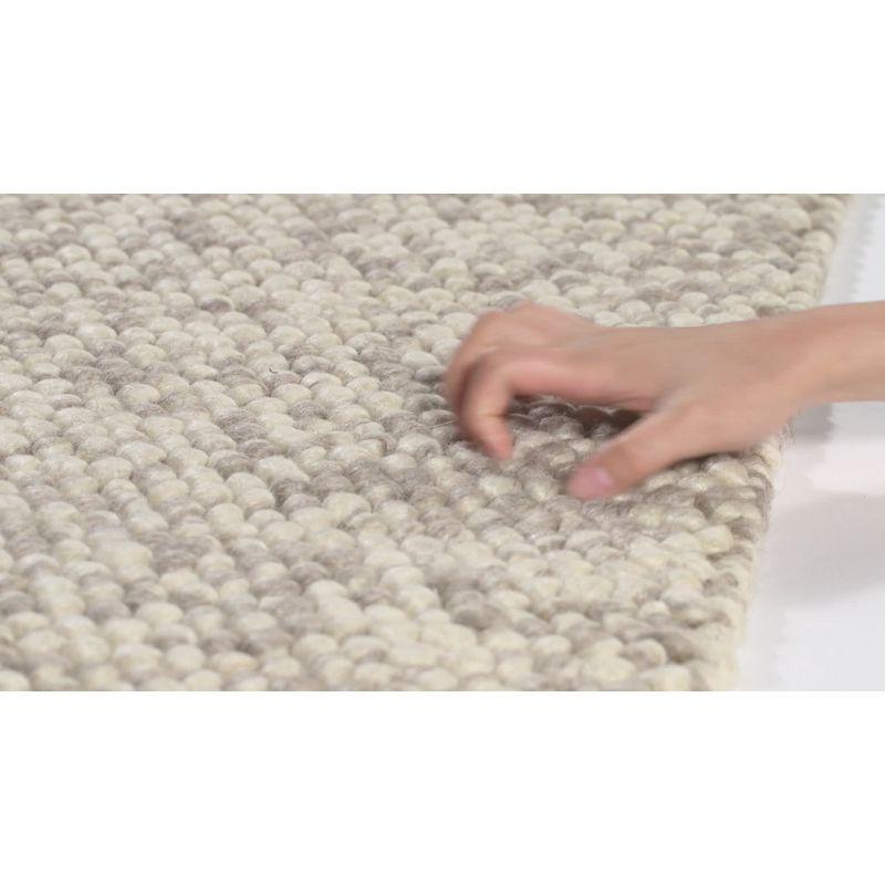 Coastal Breeze Ivory Hand-Tufted Wool Area Rug, 2' x 3'