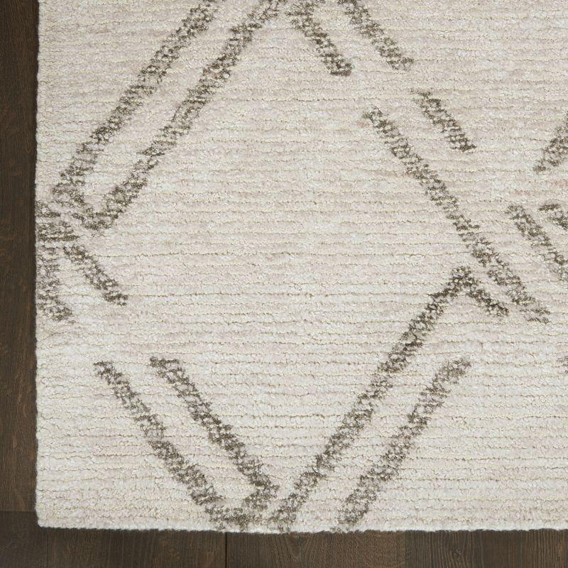 Venosa Grey/Ivory Diamond Hand-Tufted 3'9" x 5'9" Area Rug