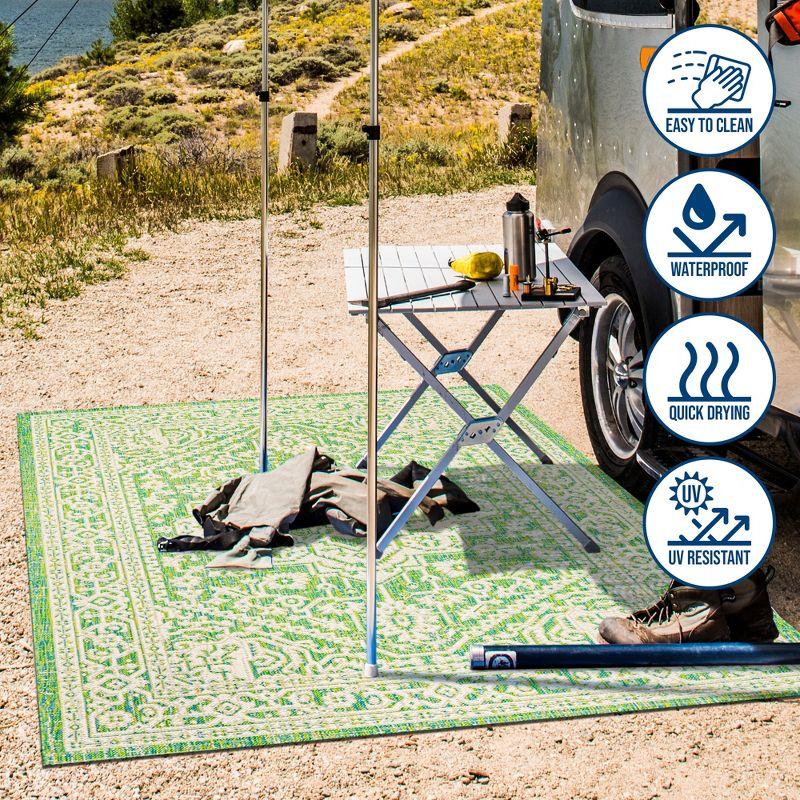 8' x 10' Sinjuri Medallion Textured Weave Indoor/Outdoor Area Rug, Cream/Green - JONATHAN Y
