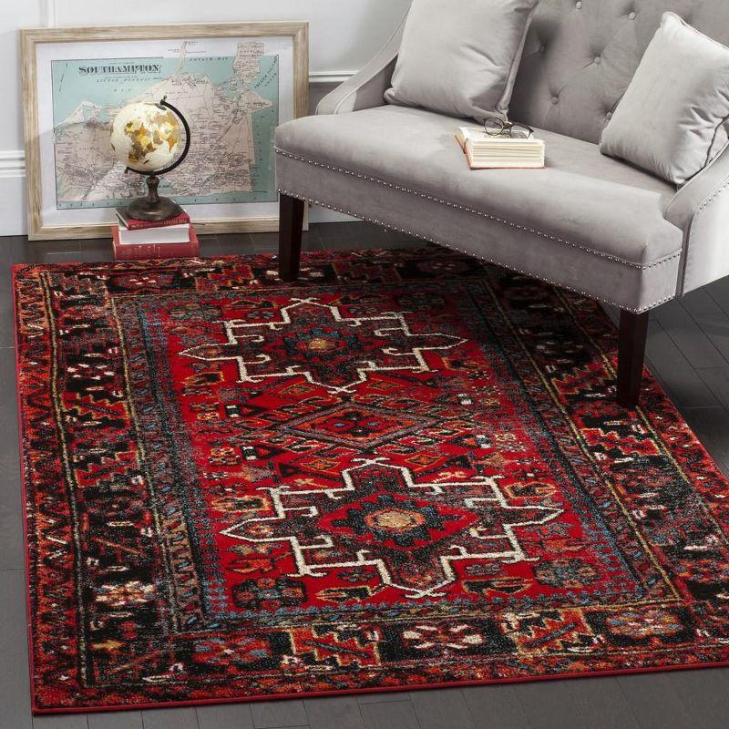 Vintage Hamadan VTH229 Power Loomed Indoor Area Rug - Red/Black - 4'x6' - Safavieh