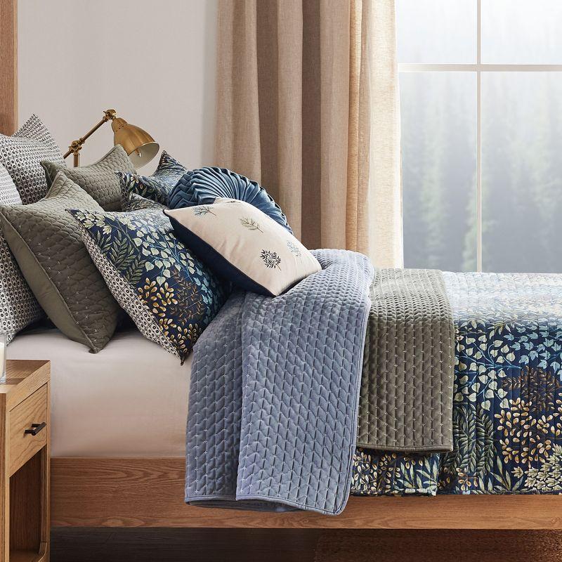 English Forest Navy Full/Queen Quilt Set - Levtex Home