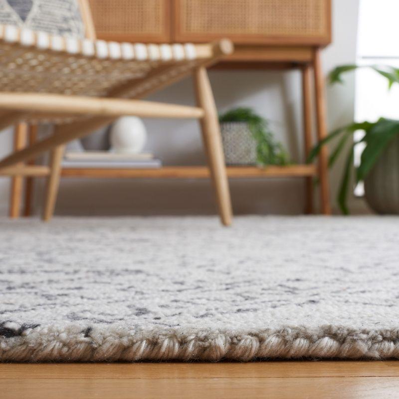 Casablanca CSB241 Hand Tufted Area Rug - Ivory/Black - 3'x5' - Safavieh..