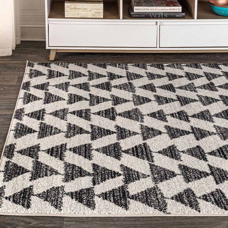 5'x8' Aisha Moroccan Triangle Geometric  Area Rug, Cream/Black - JONATHAN Y