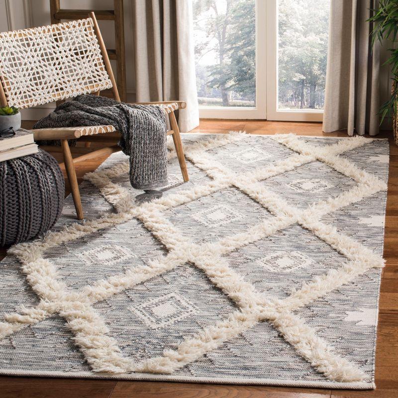 Ivory and Gray Hand-Knotted Wool 6' x 9' Area Rug